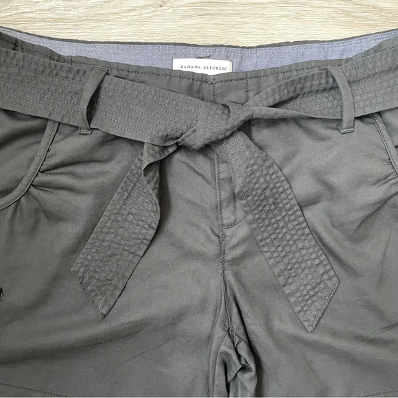 Banana Republic Women’s Cargo Shorts with Belt, Black - Picture 3 of 12